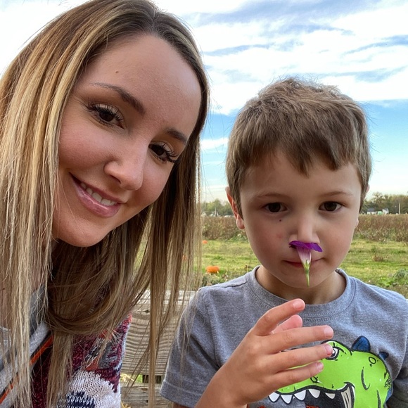 Meet your Posher, Kat - Picture 1 of 1